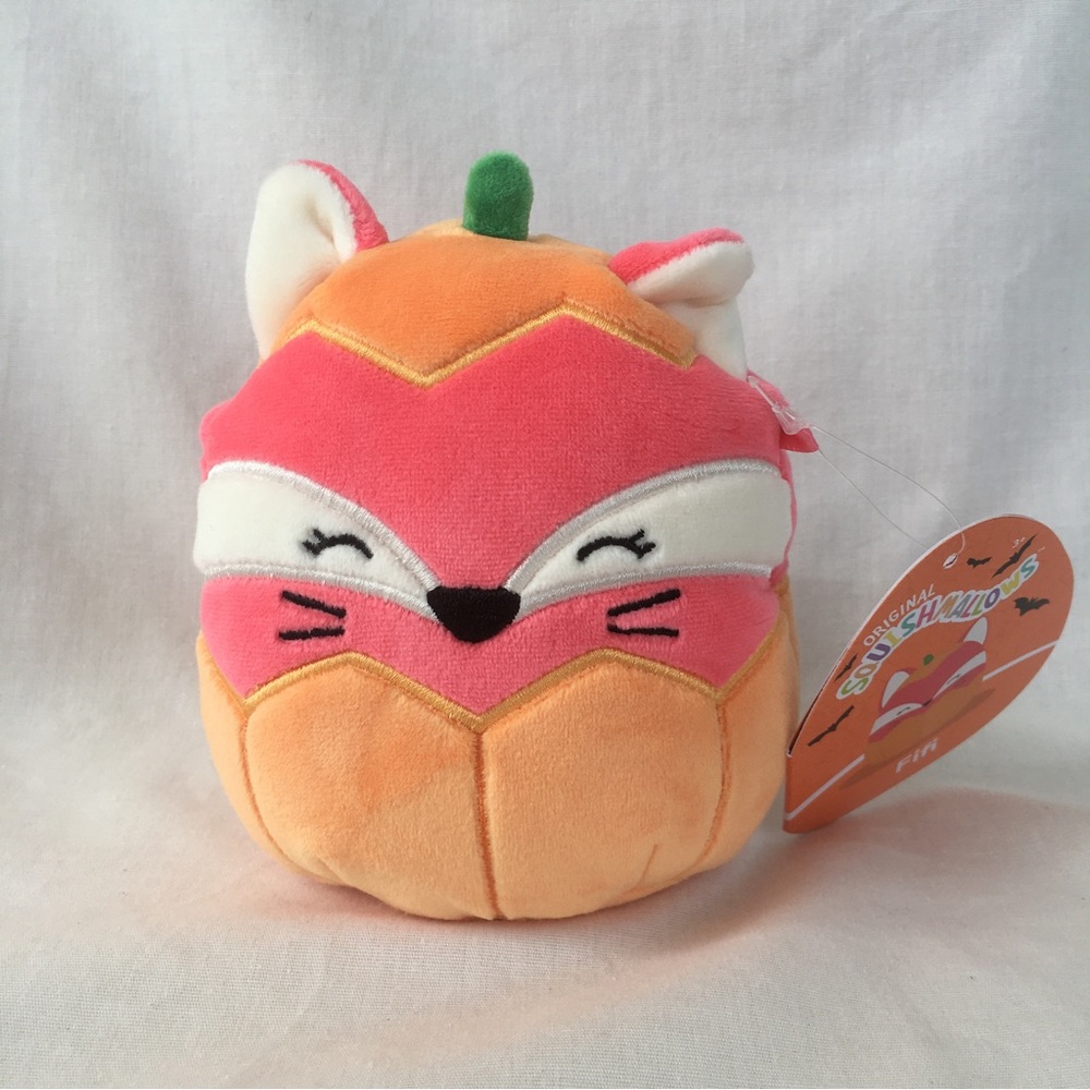 Fifi the Fox Pumpkin Squishmallow 4.5” NWT